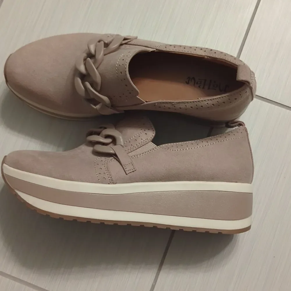 NWOT Madlove Tan Faux Leather Slip On Platforms - Picture 2 of 4